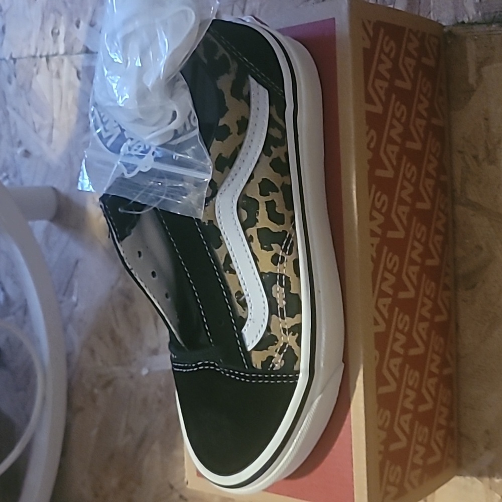 NIB Vans Old Skool 36Dx Cheetah Print Sneakers - Size 6 Women's - Picture 2 of 6